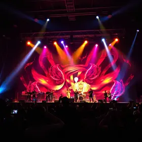 shows de rock, sertanejo, pop, MPB, samba